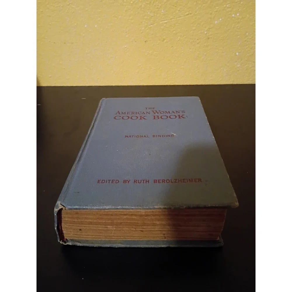 Vintage 1947 The American Woman's Cook Book Ruth Berolzheimer Thumb Indexed Blue